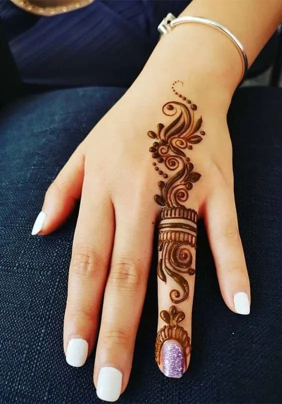 Minimal Mehendi Design