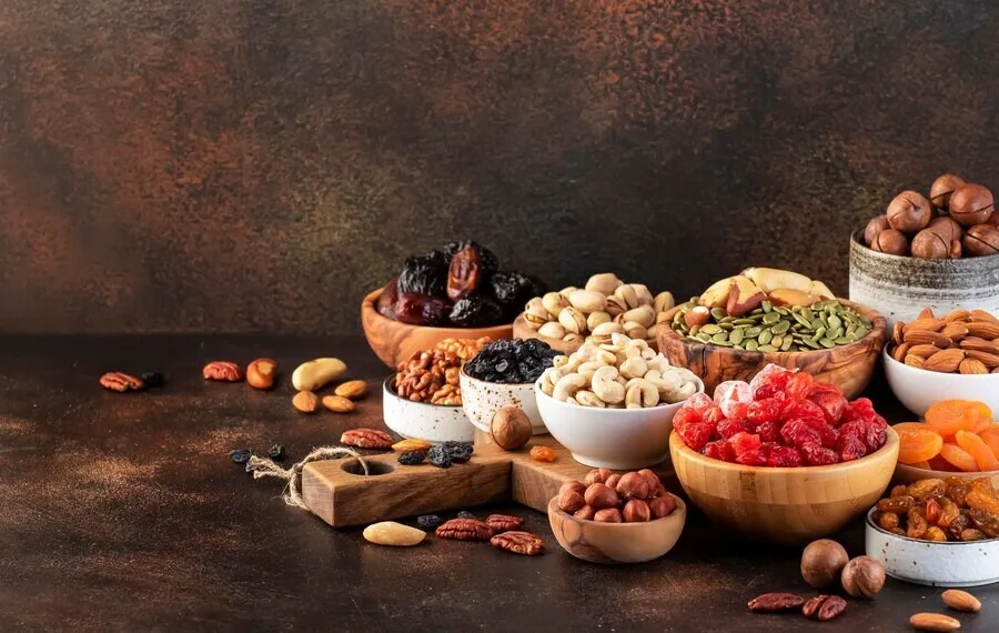 Seasonal Fruits+walnuts