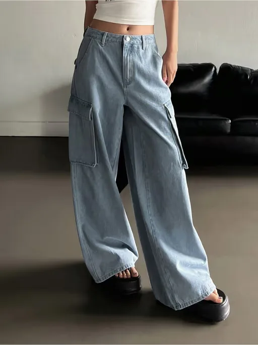 Leg High-Rise Low Distress Stretchable Cargo Jeans